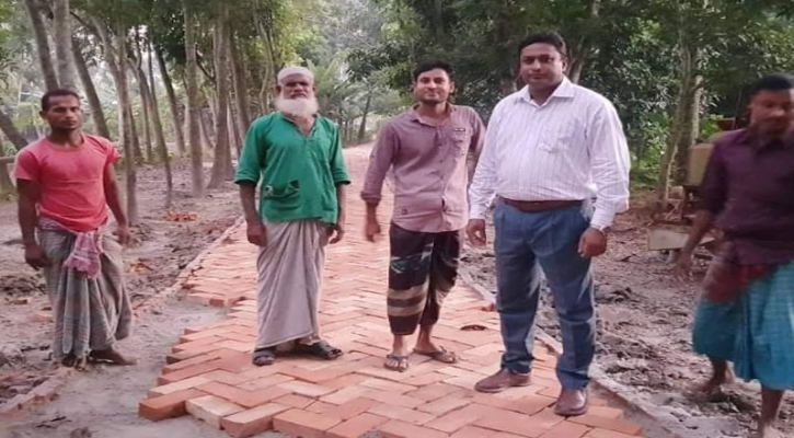 নিজ অর্থায়নে রাস্তা করলেন চেয়ারম্যান প্রার্থী