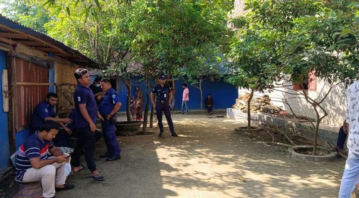 চট্টগ্রামে একই পরিবারের তিনজনকে গলা কেটে হত্যা