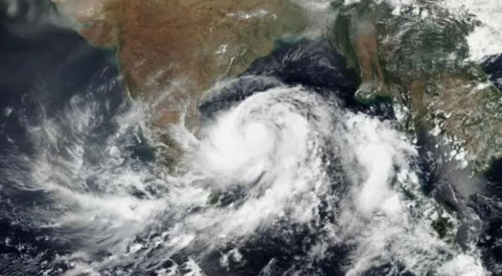 নিম্নচাপ পরিণত হয়েছে ঘূর্ণিঝড় ‍‍গুলাবে‍‍, বন্দরে ২ নম্বর হুঁশিয়ারি সংকেত