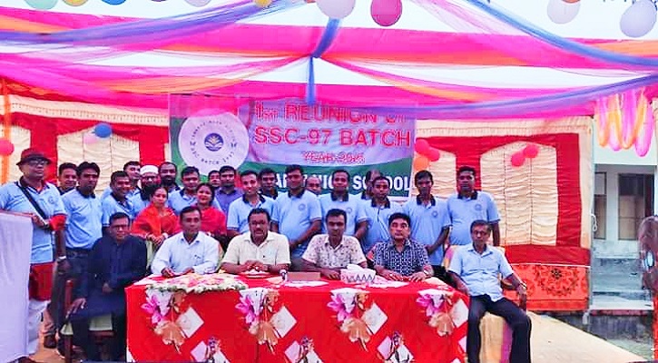 খোকসায় ঈশ্বরদী বিদ্যালয়ের এসএসসি ৯৭ ব্যাচের মিলন মেলা অনুষ্ঠিত
