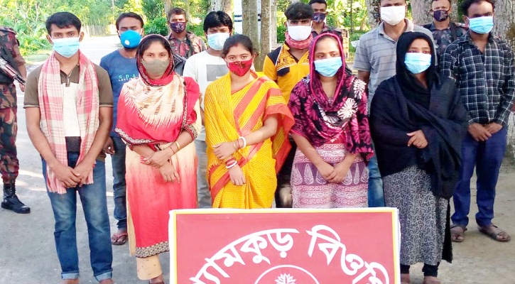মহেশপুর সীমান্ত দিয়ে অবৈধভাবে বাংলাদেশে আসার অপরাধে শিশুসহ আটক ১১