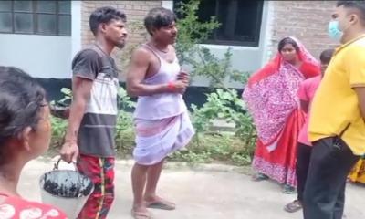 মদসহ দুই সুইপার আটক, না ছাড়লে থানায় মলমূত্র ঢেলে দেয়ার হুমকি