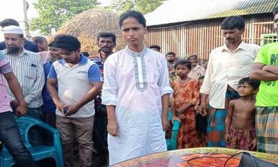 স্কুলছাত্রী লাভলী এখন জিসান