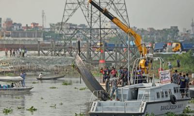 তুরাগ নদীতে ট্রলারডুবি: আরও এক নারীর মরদেহ উদ্ধার, নিখোজ ১