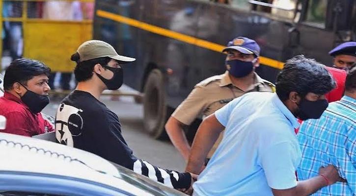 জামিন হয়নি শাহরুখ পুত্র আরিয়ানের, বুধবার পর্যন্ত থাকতে হবে জেলে