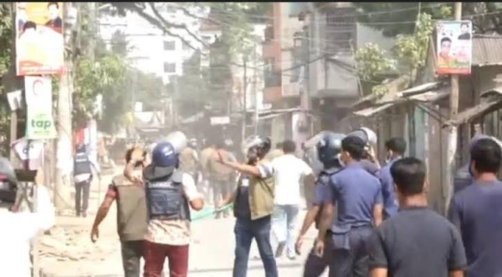 সিরাজগঞ্জে পুলিশ-যুবদল সংঘর্ষ, ১৭৪ নেতাকর্মীর বিরুদ্ধে পুলিশের মামলা