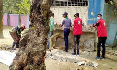 রংপুরে ইউএনওর বাড়িতে ছাদ ধসে শ্রমিকের মৃত্যু