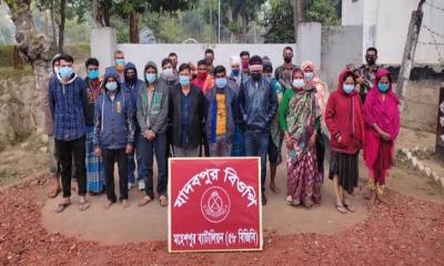 মহেশপুর সীমান্ত দিয়ে অবৈধভাবে ভারতে যাওয়ার সময় ২২ বাংলাদেশি আটক