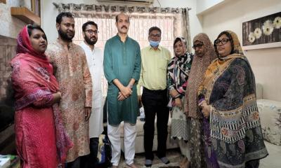 ক্রিকেটার রুবেলের বাসায় মেয়র আতিক, কবর সংরক্ষণের আশ্বাস