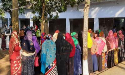 চট্টগ্রাম-১০ আসনে উপনির্বাচনে ভোটগ্রহণ চলছে