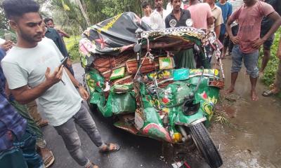 বাস-সিএনজি মুখোমুখি সংঘর্ষ  নিহত ১