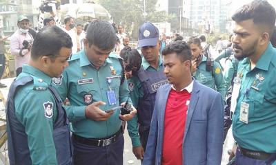 অভিযোগ ছাড়া মোবাইল চেক করতে পারবে না পুলিশ