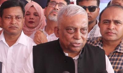 ভিসানীতি নিয়ে সরকার উদ্বিগ্ন নয়: স্বরাষ্ট্রমন্ত্রী