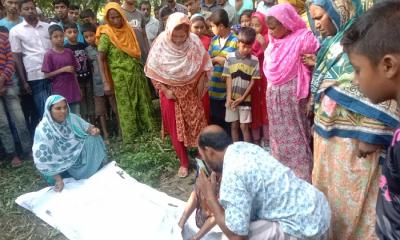 খোকসায় শারীরিক প্রতিবন্ধী এক নারীর লাশ উদ্ধার করলেন পুলিশ
