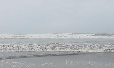 বৃষ্টি কমে বাড়তে পারে তাপমাত্রা, নামলো সতর্ক সংকেত