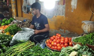 কাঁচা মরিচের সঙ্গে বেড়েছে মাছ-সবজির দাম