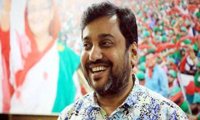 অস্ত্র ও মাদক মামলায় হাজিরা দিলেন সম্রাট
