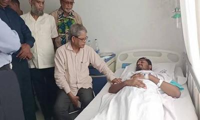 আহত নুরকে দেখতে হাসপাতালে ফখরুল