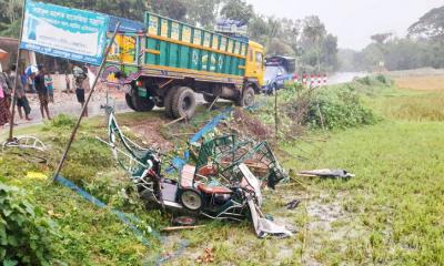 জামালপুরে ট্রাকের ধাক্কায় অটোরিকশার চালকসহ নিহত ৪