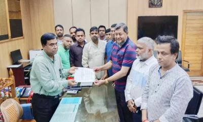 বিএনপির নিবন্ধন বাতিল ও রাজনীতি নিষিদ্ধ করতে ইসিতে যুবলীগ