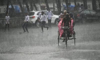 সব বিভাগেই বৃষ্টির আভাস, হতে পারে ভারী বর্ষণ