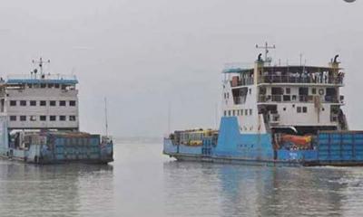 সাড়ে ৫ ঘণ্টা পর দৌলতদিয়া-পাটুরিয়া নৌপথে চললো ফেরি