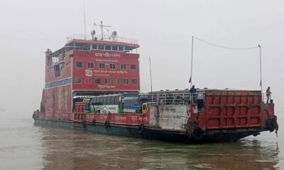 ৫ ঘণ্টা পর পাটুরিয়া-দৌলতদিয়ায় ফেরি চলাচল স্বাভাবিক